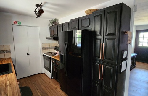 Alpine House | El Pino - hot tub, views, comfort, quiet vibe