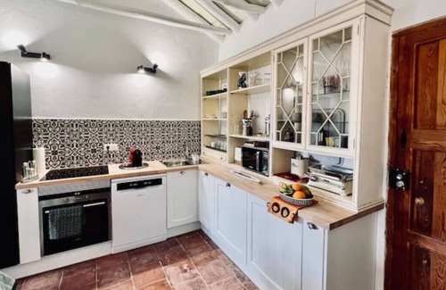 Albunuelas Apartment | El Pino Retreat Apartment