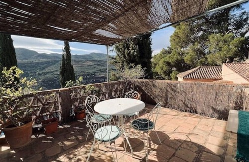 Albunuelas Apartment | El Pino Retreat Apartment