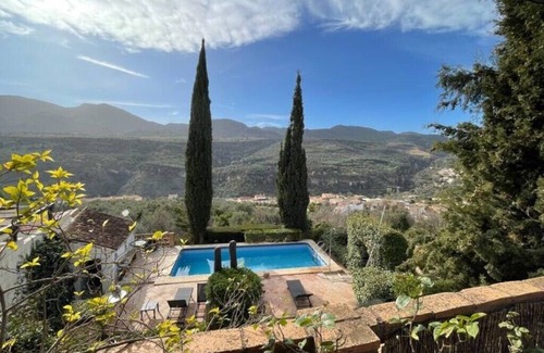 Albunuelas Apartment | El Pino Retreat Apartment