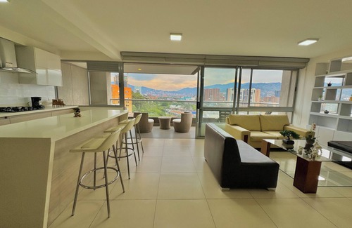 Castropol Apartment | El Poblado! 2hab+Studio+Balcony+ parking, AC, fast WIFI, The Best in Medellin!