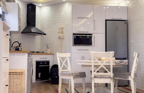 Al Rehab Apartment | El Rehab Cozy hideout khan with garden oasis and king bed