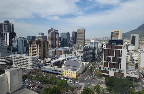 Bo'Kaap Apartment | El Roi Coastal & Central Suites with Mountain Views