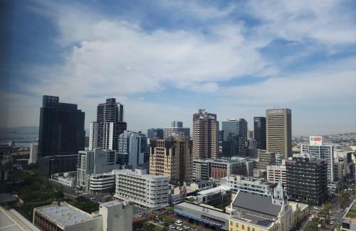 Bo'Kaap Apartment | El Roi Coastal & Central Suites with Mountain Views