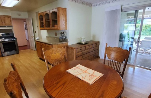 Davis House | El Toro 3BR Cottage | Sunny Davis Getaway Near UC