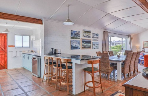 Onrus House | Elaine`s | Spectacular Ocean View | Pet friendly