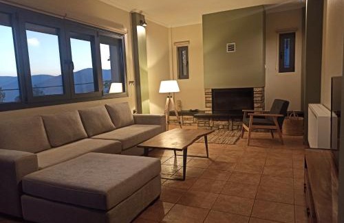 Karpenisi House | Elatos Boutique MountainHouse