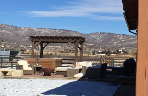 North Snyderville Basin House | Elbow Room Ranch - Queen Suite