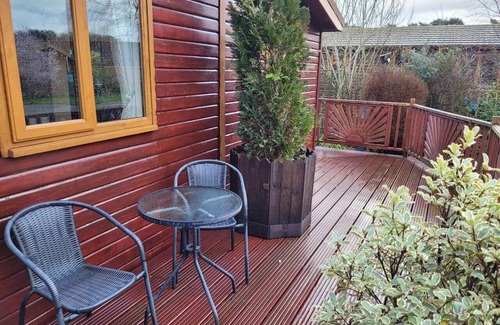 Low Catton Cabin | Elckys Holiday HOT TUB Lodge York