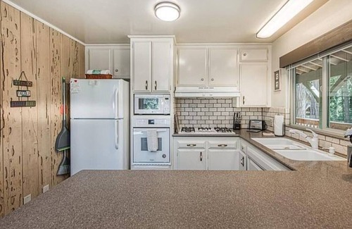 Shaver Lake Cabin | Elderberry + Bluejay ~ Location Goals + Tub Time