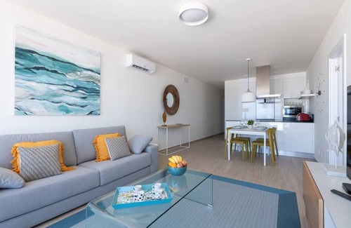 Las Palmas de Gran Canaria Apartment | Elegant living with views of Las Canteras (VV)