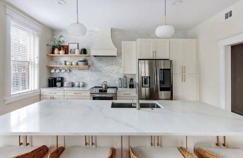 Historic Downtown Savannah Condo | Eleanor Loft, Quiet Refreshing Contemporary