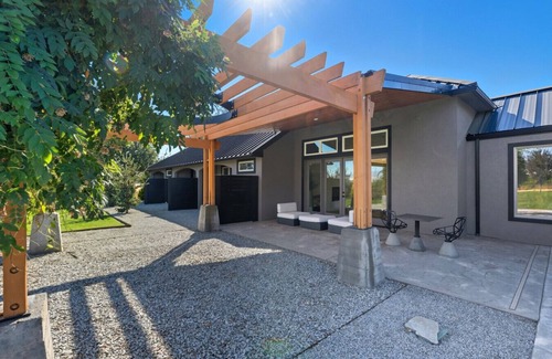 Walla Walla House | Eleanor`s Suite - Walk to Caprio Cellars