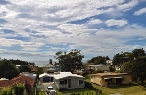 Culburra Beach House | Eleanor the Pet friendly Beach Cottage