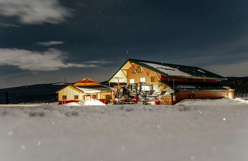 Paonia Cabin | Electric Mountain Lodge: Mountain Views/Restaurant/Bar/Events/Snowmobiles | 8