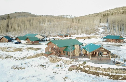 Paonia Cabin | Electric Mountain Lodge: Mountain Views/Restaurant/Bar/Events/Snowmobiles | 8