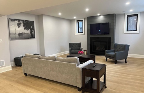 Pickering Apartment | Elegance and Comfort in Pickering