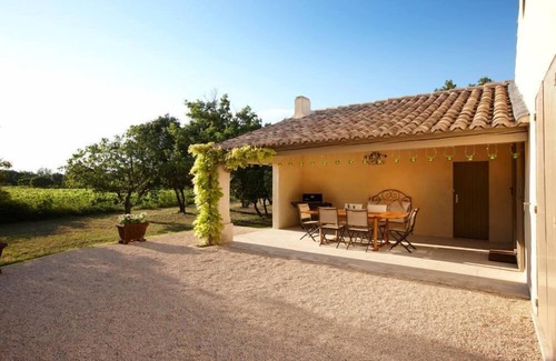 Visan House | Elegance and simplicity in the heart of the vineyards