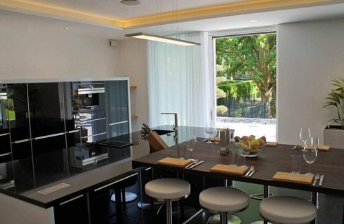 Glowe House | Elegance Comfortable holiday residence