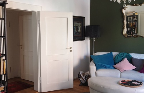 Neuschwabing Apartment | Elegance & Light in Schwabing