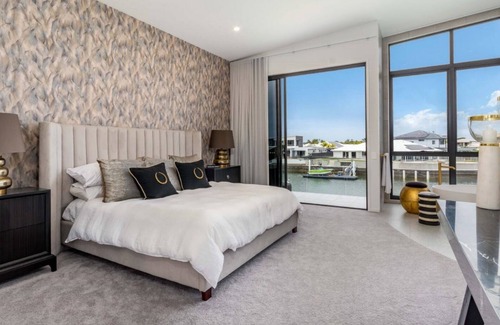 Woorim House | ELEGANCE ON ELANUS, TOP NOTCH