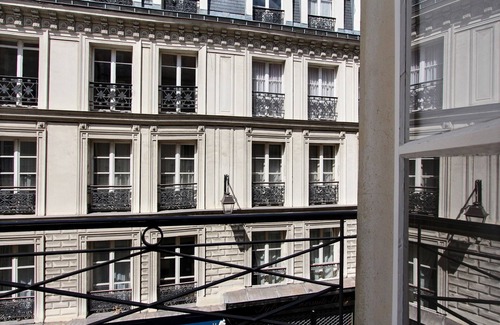 Saint-Thomas-d'Aquin Apartment | Elegant 1 BD apartment near Musée d’Orsay, insurance included