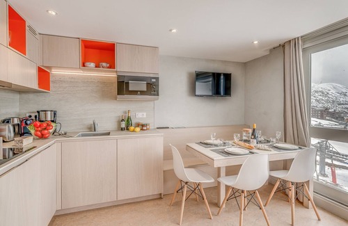 Tignes le Lac Apartment | Elegant 1-bedroom apartment renovated in 2018 with balcony - Tignes