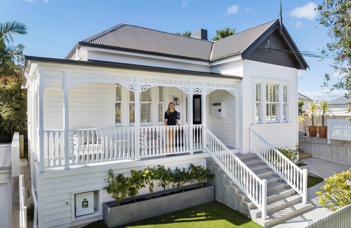 Grey Lynn House | Elegant 1-bedroom guest room in shared house with own separate living/dining.