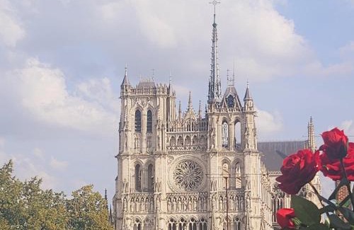 Centre Ville Apartment | Elegant 120m2-Face cathedrale-6 pers-free Parking