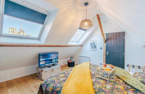 Centre Ville Apartment | Elegant 120m2-Face cathedrale-6 pers-free Parking