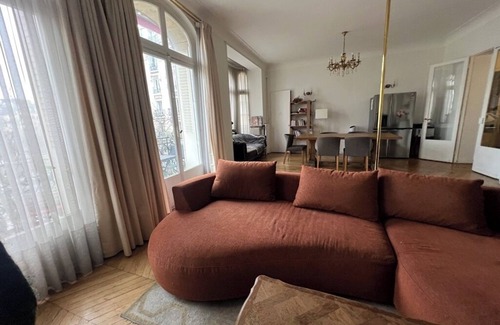 Plaisance Apartment | Elegant 150m2 Haussmann apartment in Paris Pasteur