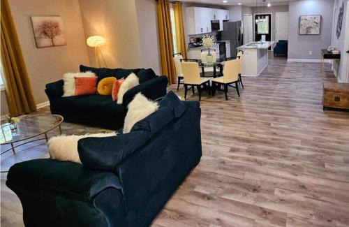 Sanford House | Elegant 1910 Boutique - Crib, Veteran-Owned