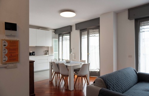 Porta Volta Apartment | Elegant 2 Bedroom, 2 Bathroom Apartment in the Heart of Chinatown Milan