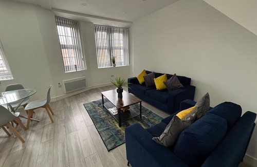 Bolton Apartment | Elegant 2-Bedroom Apartment in Bolton – Prime Location
