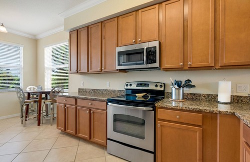 Braden River Condo | Elegant 2-bedroom Condo with Picturesque Pond and Golf Course Views