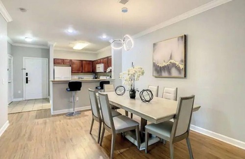 Reunion Condo | Elegant 2-bedroom condo near Disney.