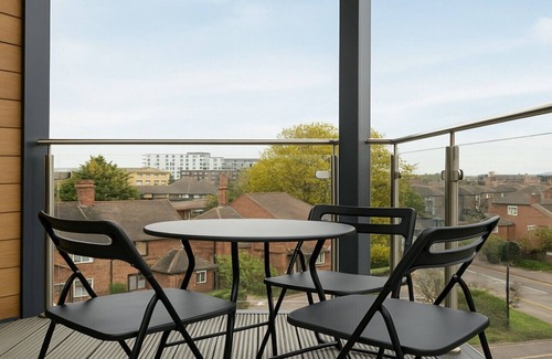 Whittington Apartment | Elegant 2 Bedroom Flat in Colindale Area