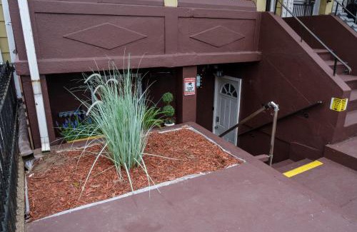Cypress Hills Apartment | Elegant 2 Bedroom Suite w Modern Amenities