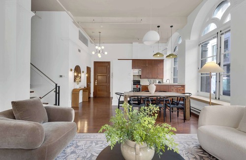 Old Montreal Apartment | Elegant 2 level 3BD-3BA Old Mtl-Pool table&Parking