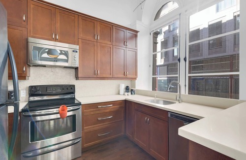 Old Montreal Apartment | Elegant 2 level 3BD-3BA Old Mtl-Pool table&Parking
