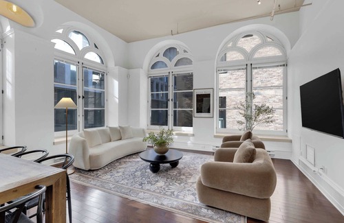 Old Montreal Apartment | Elegant 2 level 3BD-3BA Old Mtl-Pool table&Parking