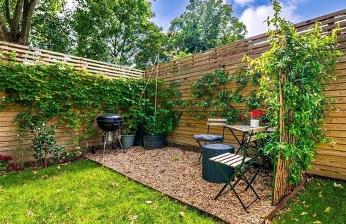 West Hampstead Apartment | Elegant 2BD Flat with Garden, West Hampstead