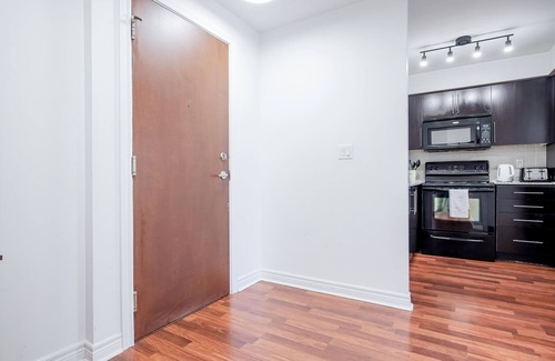 Downtown Mississauga Condo | Elegant 2BR/2BA 1 free Parkng Condo | Heart of Mississauga Square one YYZAirport