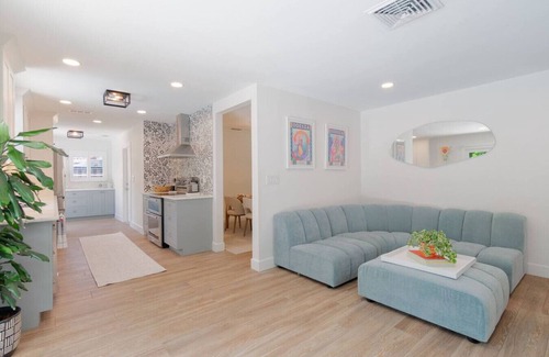Southwest House | Elegant 2BR/2BA | Beach & Downtown Nearby