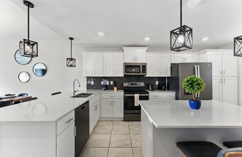 Kissimmee Apartment | Elegant 2BR in Storey Lake, Top Location