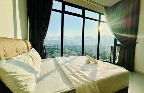 George Town Apartment | Elegant 2BR Luxury Suite in Haaven