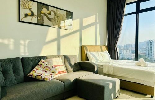 George Town Apartment | Elegant 2BR Luxury Suite in Haaven