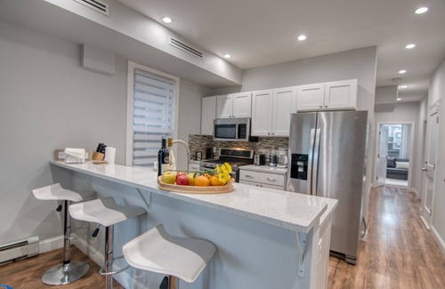 West Bronx Apartment | Elegant 2BR Modern Oasis Brand-New Build, Luxe Touches & Lightning-Fast WiFi, AC