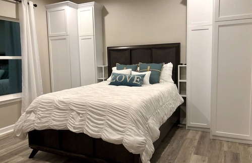 Lake City House | Elegant 2BR Private Cottage 2 min from I-75/US90
