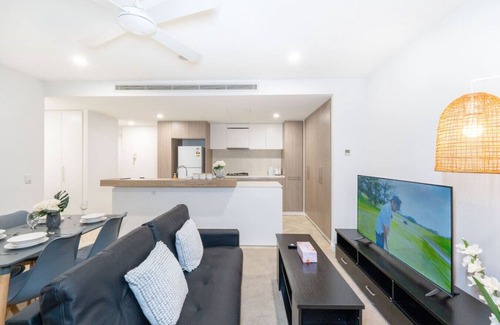 Eagle Farm Apartment | Elegant 2BR Retreat in Hamilton